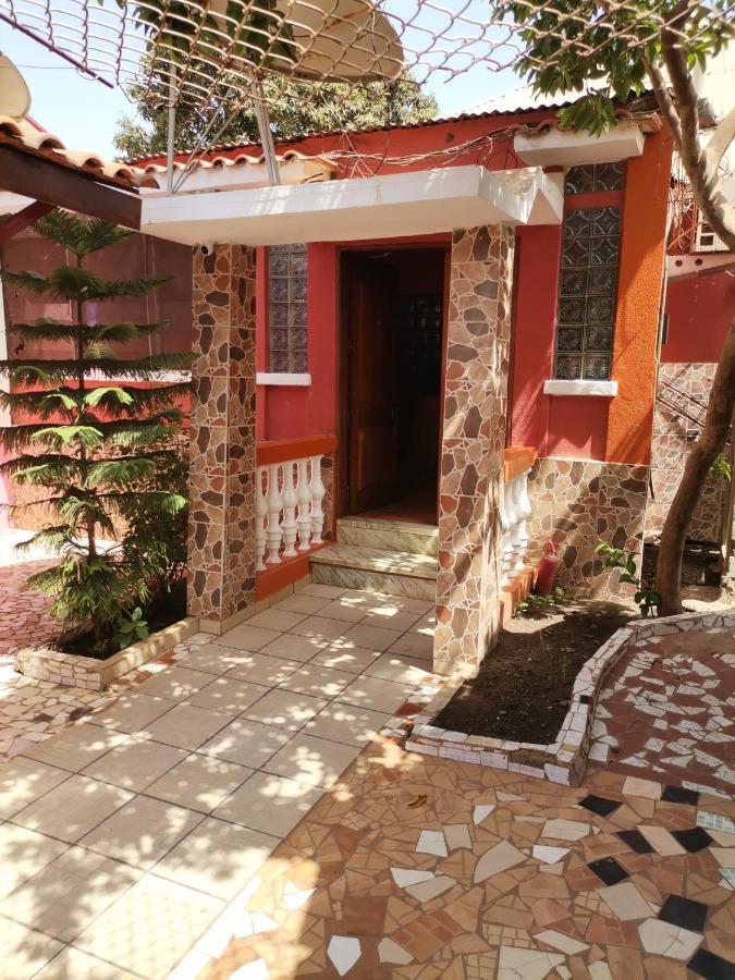 Hotel Badinca Alojamento Low Cost In Bissau Avenida Francisco Mendes Eksteriør billede