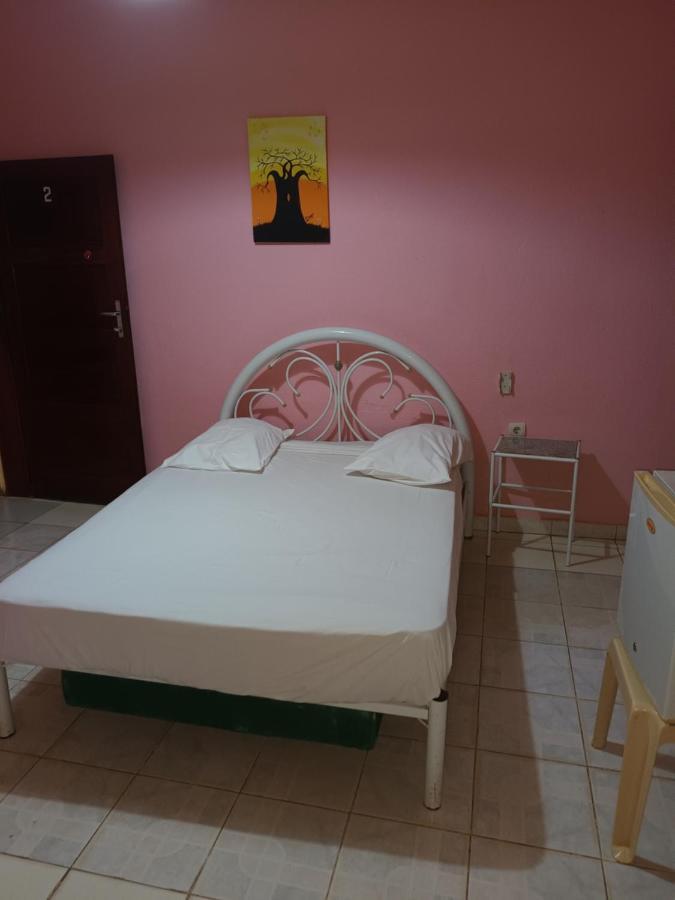 Hotel Badinca Alojamento Low Cost In Bissau Avenida Francisco Mendes Eksteriør billede