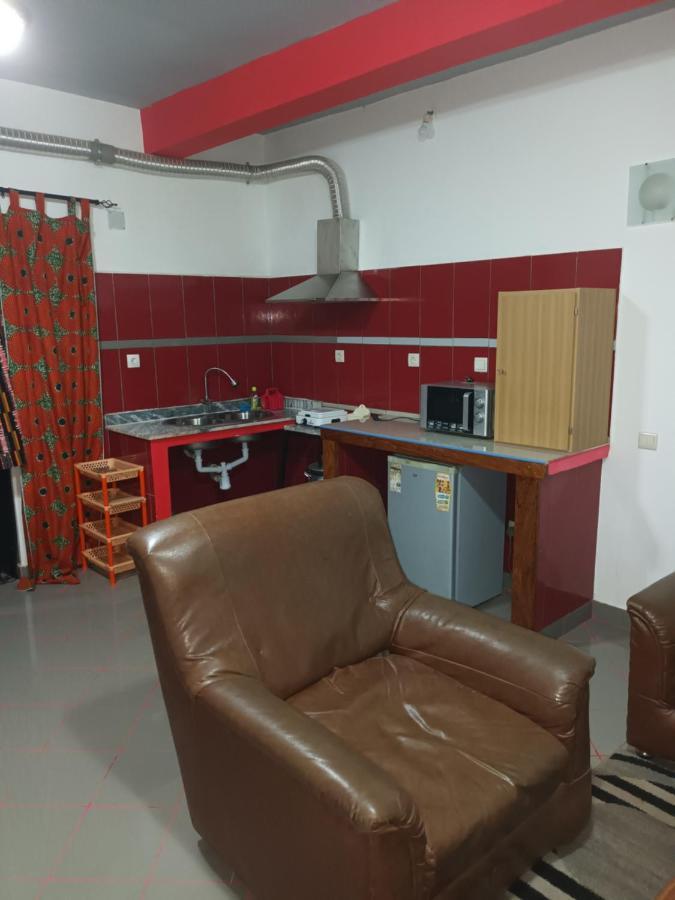 Hotel Badinca Alojamento Low Cost In Bissau Avenida Francisco Mendes Eksteriør billede